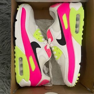 Air Max ‘90 GS Pink Volt